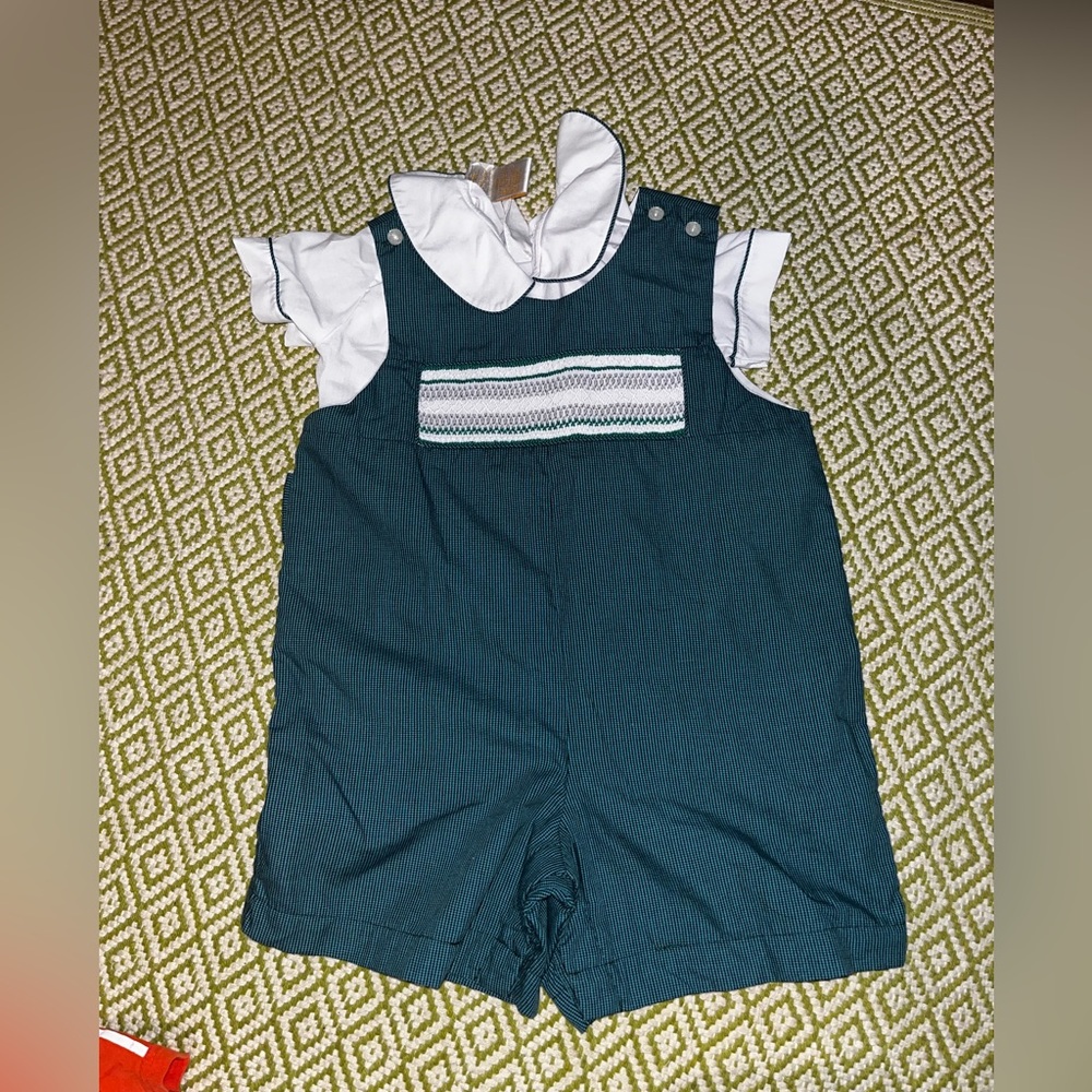 New without tags Sir John by Rosalina smocked Christmas JonJon set